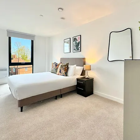 42 Citygate Apartman *