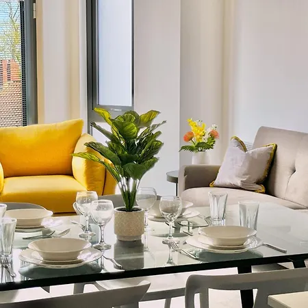 42 Citygate Apartman *